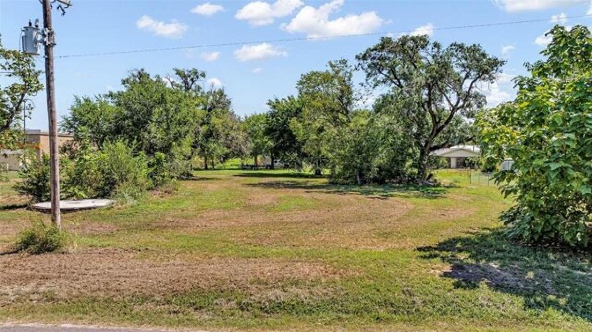 Picture of Residential Land For Sale in Wynnewood, Oklahoma, United States