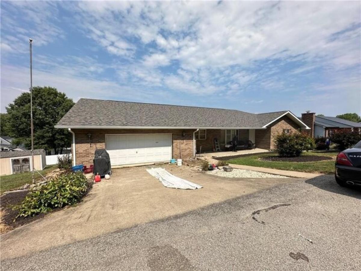 Picture of Home For Sale in Brownsville, Pennsylvania, United States