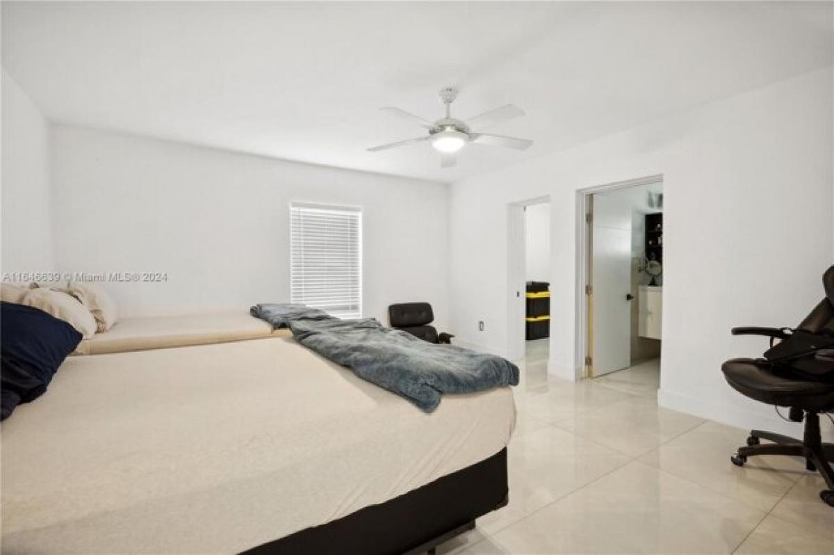 Picture of Home For Sale in Hallandale Beach, Florida, United States