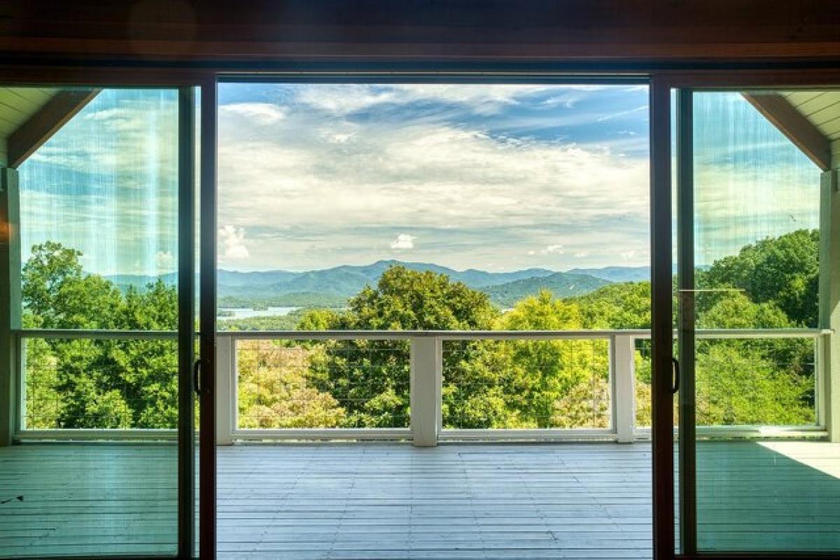 Picture of Home For Sale in Young Harris, Georgia, United States