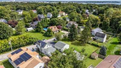 Home For Sale in Dartmouth, Massachusetts