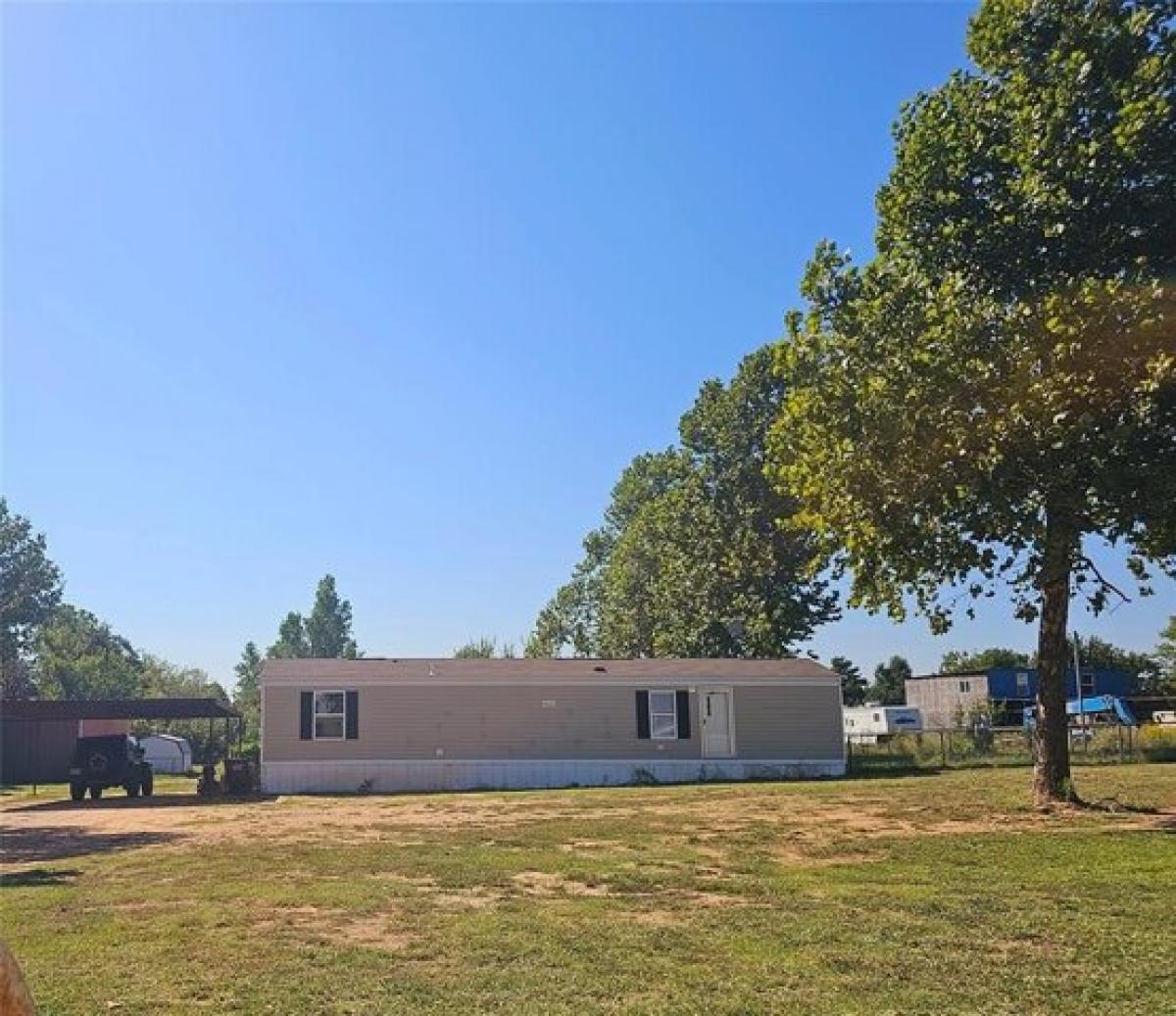 Picture of Home For Sale in Harrah, Oklahoma, United States