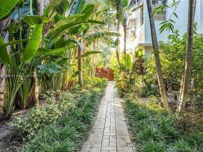 Apartment For Rent in Miami Beach, Florida