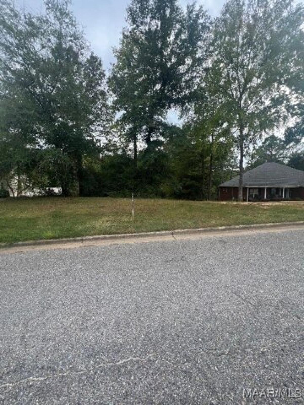 Picture of Residential Land For Sale in Prattville, Alabama, United States