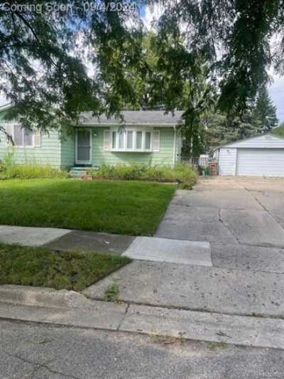 Home For Sale in Pontiac, Michigan