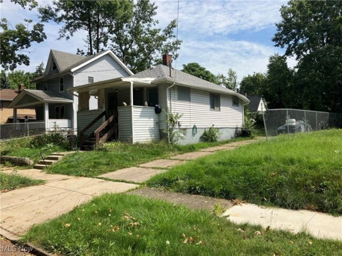 Picture of Home For Sale in Akron, Ohio, United States