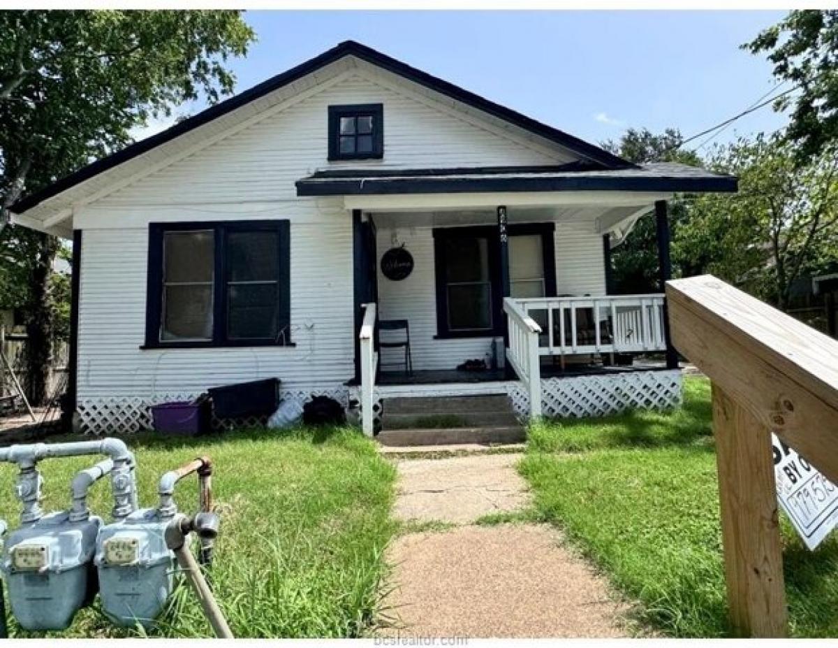 Picture of Home For Sale in Bryan, Texas, United States