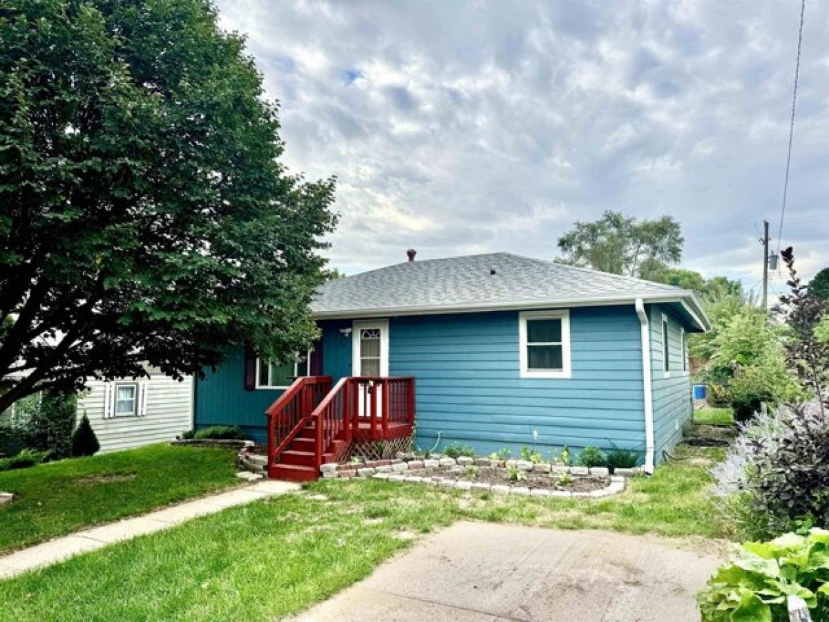 Picture of Home For Sale in McCook, Nebraska, United States