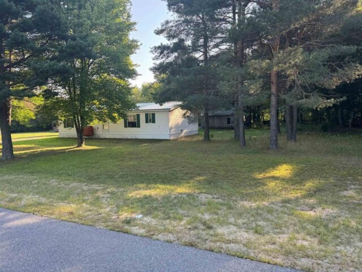 Picture of Home For Sale in North Lawrence, New York, United States