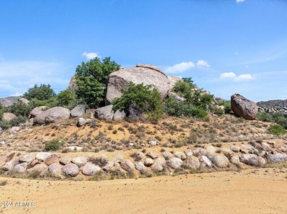 Picture of Residential Land For Sale in Yarnell, Arizona, United States