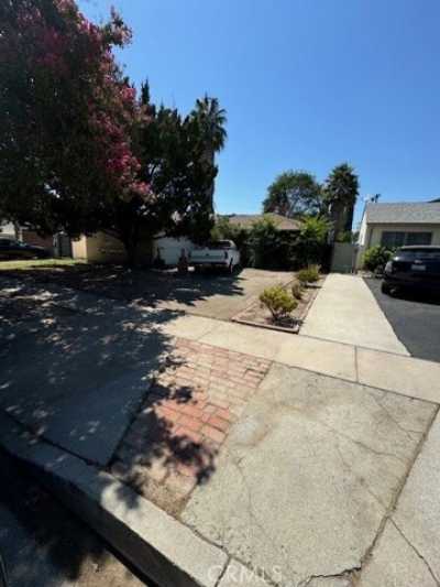 Home For Sale in Northridge, California