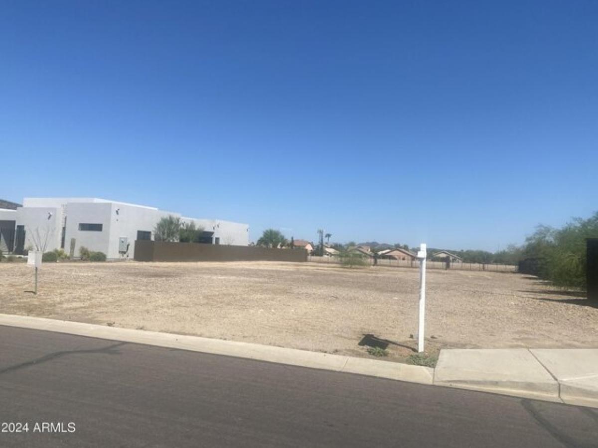 Picture of Residential Land For Sale in Glendale, Arizona, United States