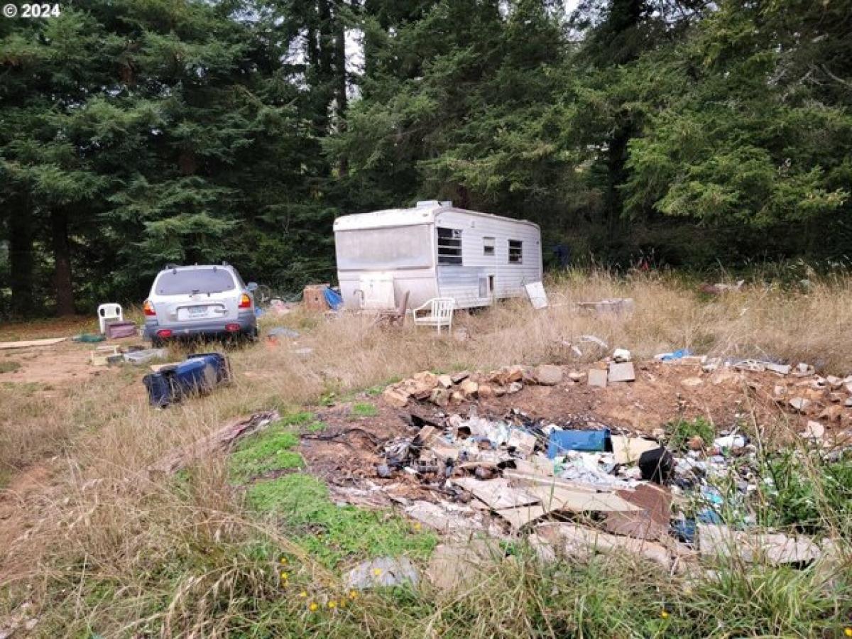 Picture of Home For Sale in Brookings, Oregon, United States