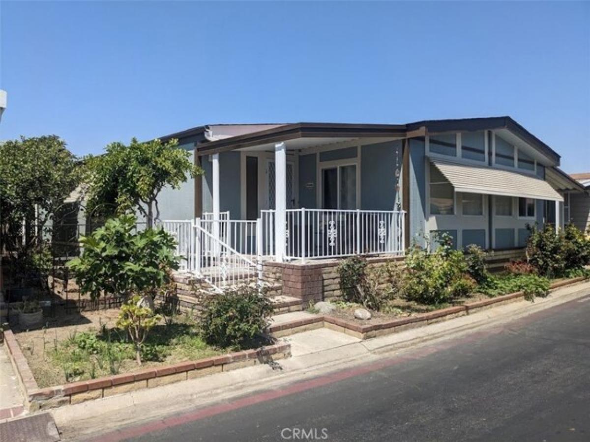 Picture of Home For Sale in Anaheim, California, United States