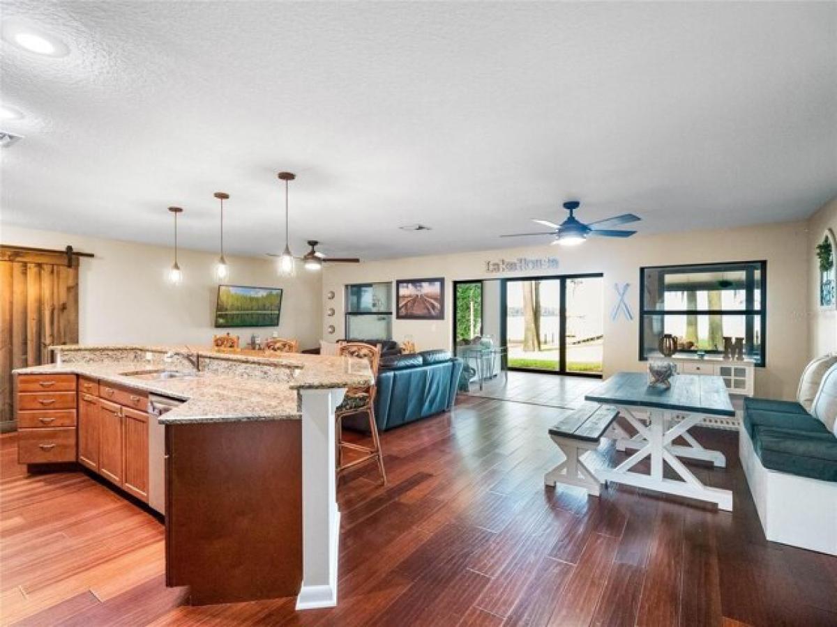 Picture of Home For Sale in Tavares, Florida, United States