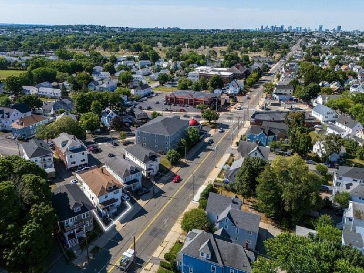 Picture of Home For Sale in Malden, Massachusetts, United States