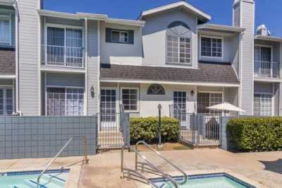 Home For Sale in Reseda, California