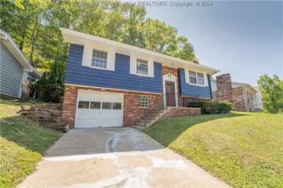 Home For Sale in Charleston, West Virginia