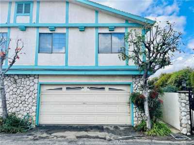 Home For Sale in Reseda, California