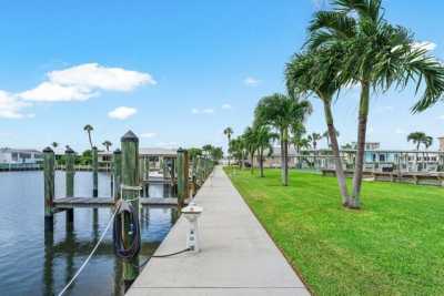 Home For Sale in Jensen Beach, Florida