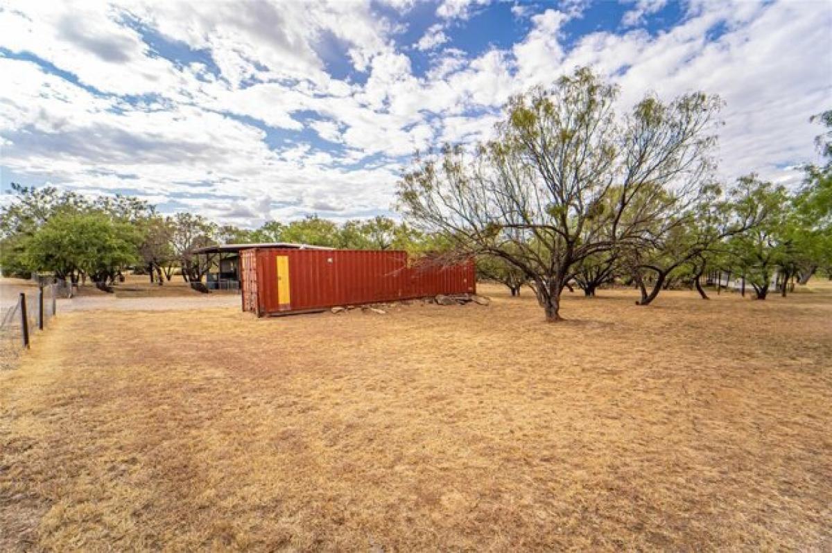 Picture of Home For Sale in Breckenridge, Texas, United States