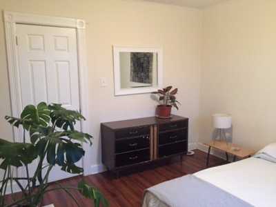 Home For Rent in Union City, New Jersey