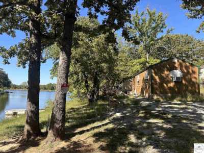 Home For Sale in Edwards, Missouri