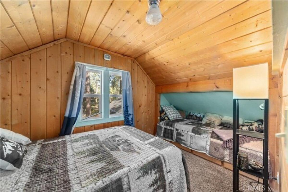 Picture of Home For Sale in Wrightwood, California, United States