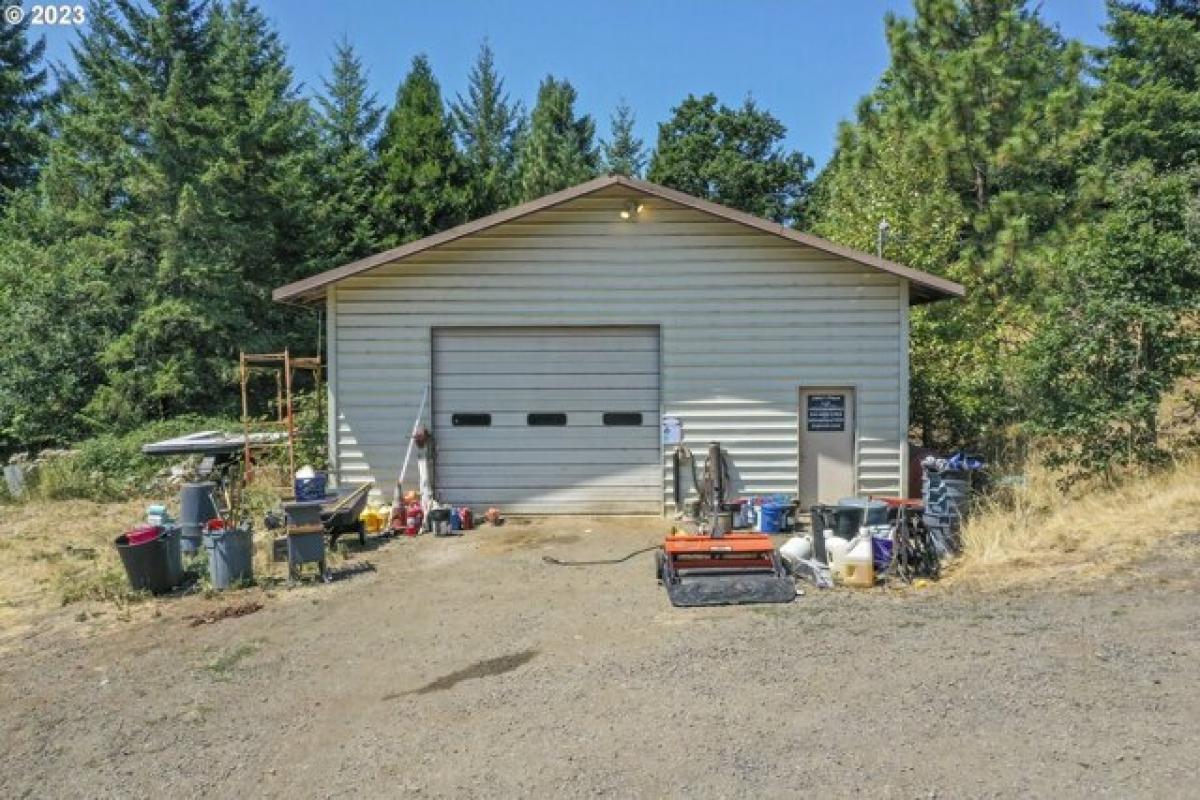 Picture of Home For Sale in Cottage Grove, Oregon, United States