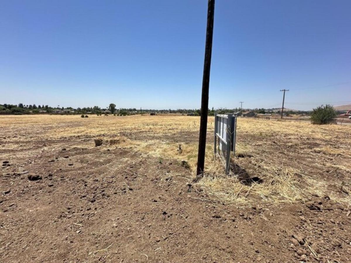 Picture of Residential Land For Sale in Porterville, California, United States