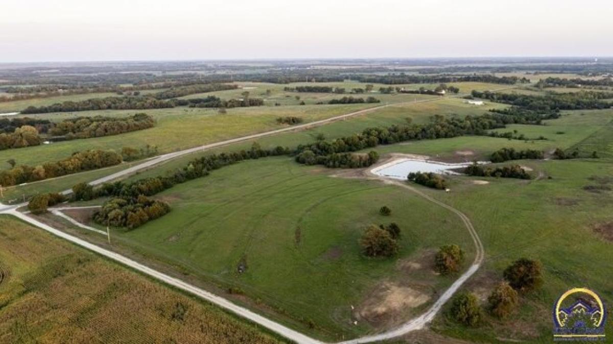 Picture of Residential Land For Sale in Osage City, Kansas, United States