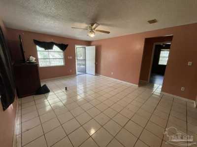 Home For Sale in Milton, Florida