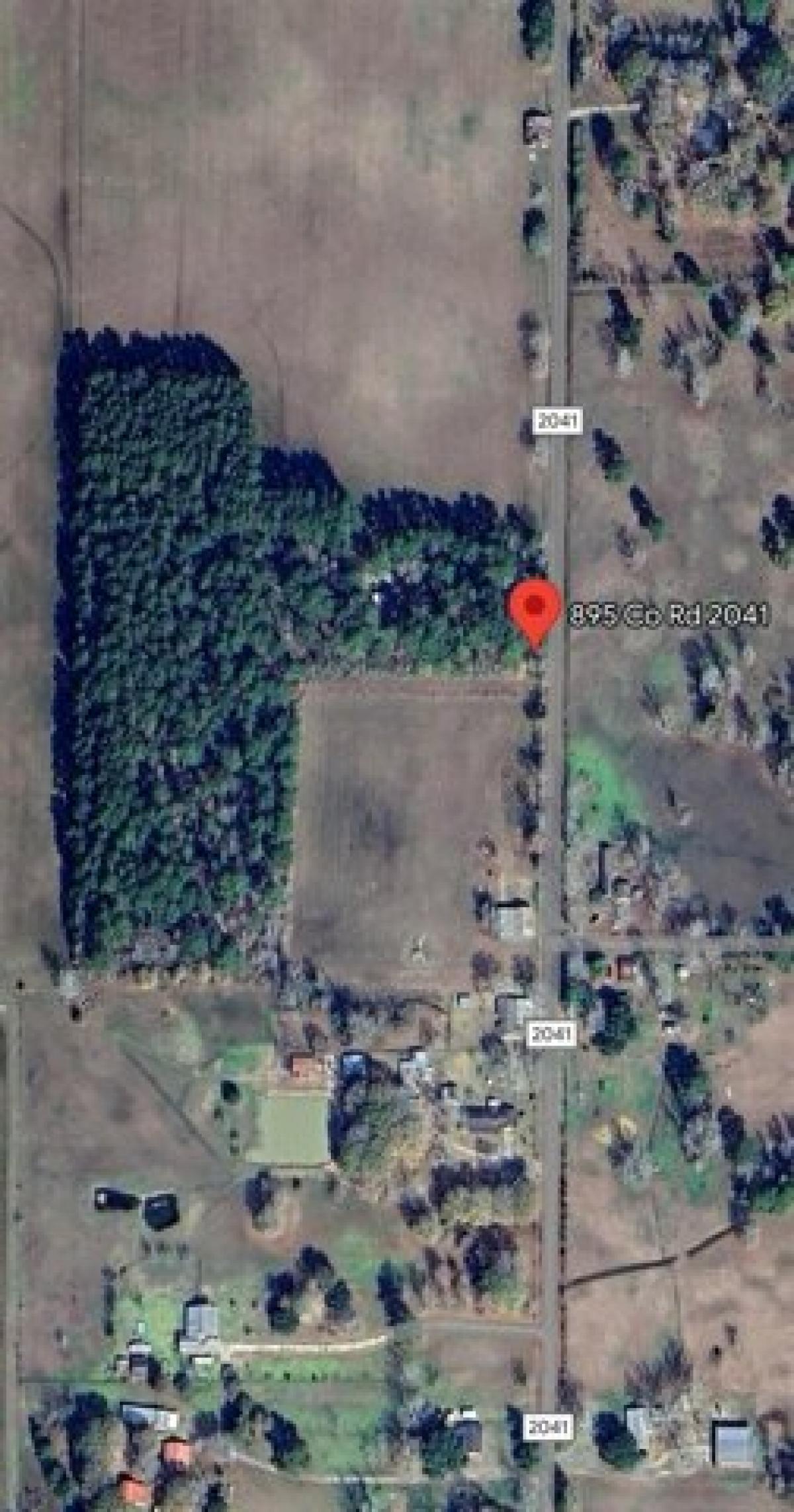 Picture of Residential Land For Sale in Hull, Texas, United States