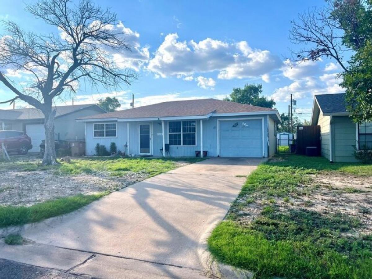 Picture of Home For Sale in San Angelo, Texas, United States