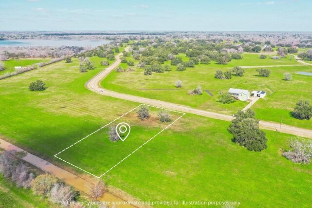 Picture of Residential Land For Sale in Angleton, Texas, United States