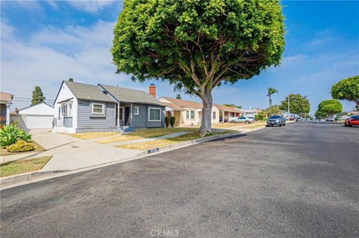 Picture of Home For Sale in Inglewood, California, United States