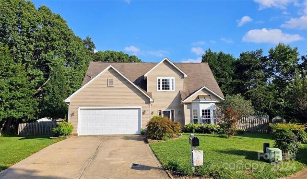 Picture of Home For Sale in Mooresville, North Carolina, United States