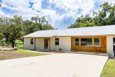 Home For Sale in Kerrville, Texas