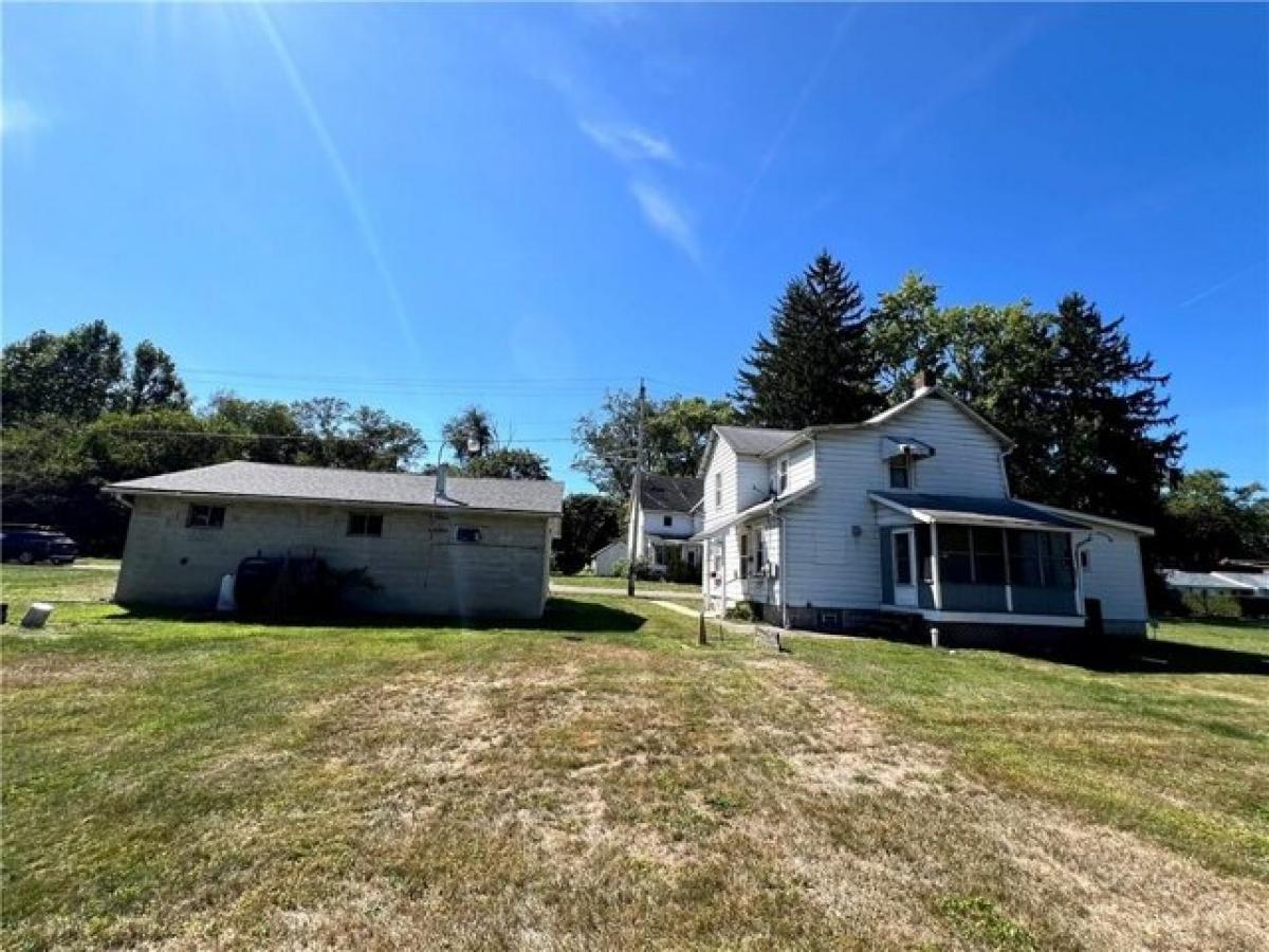 Picture of Home For Sale in Edinburg, Pennsylvania, United States