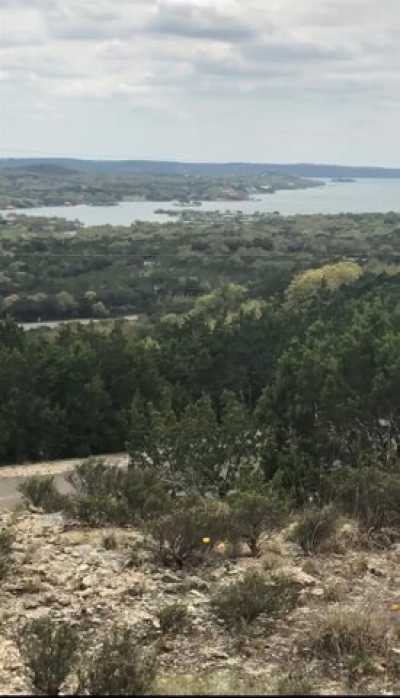 Residential Land For Sale in Lakehills, Texas