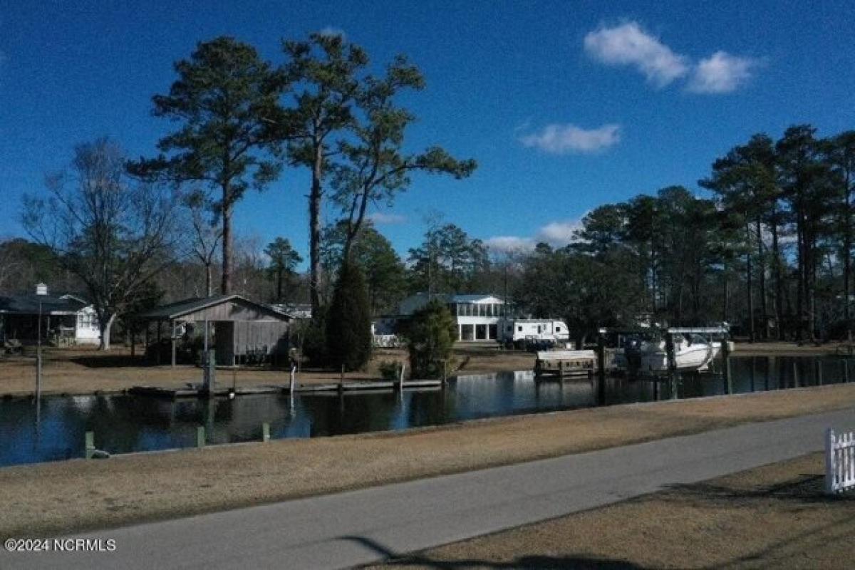 Picture of Home For Sale in Washington, North Carolina, United States