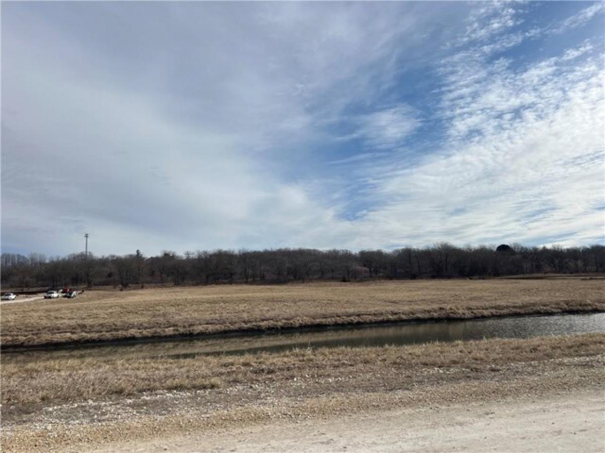 Picture of Residential Land For Sale in Van Meter, Iowa, United States