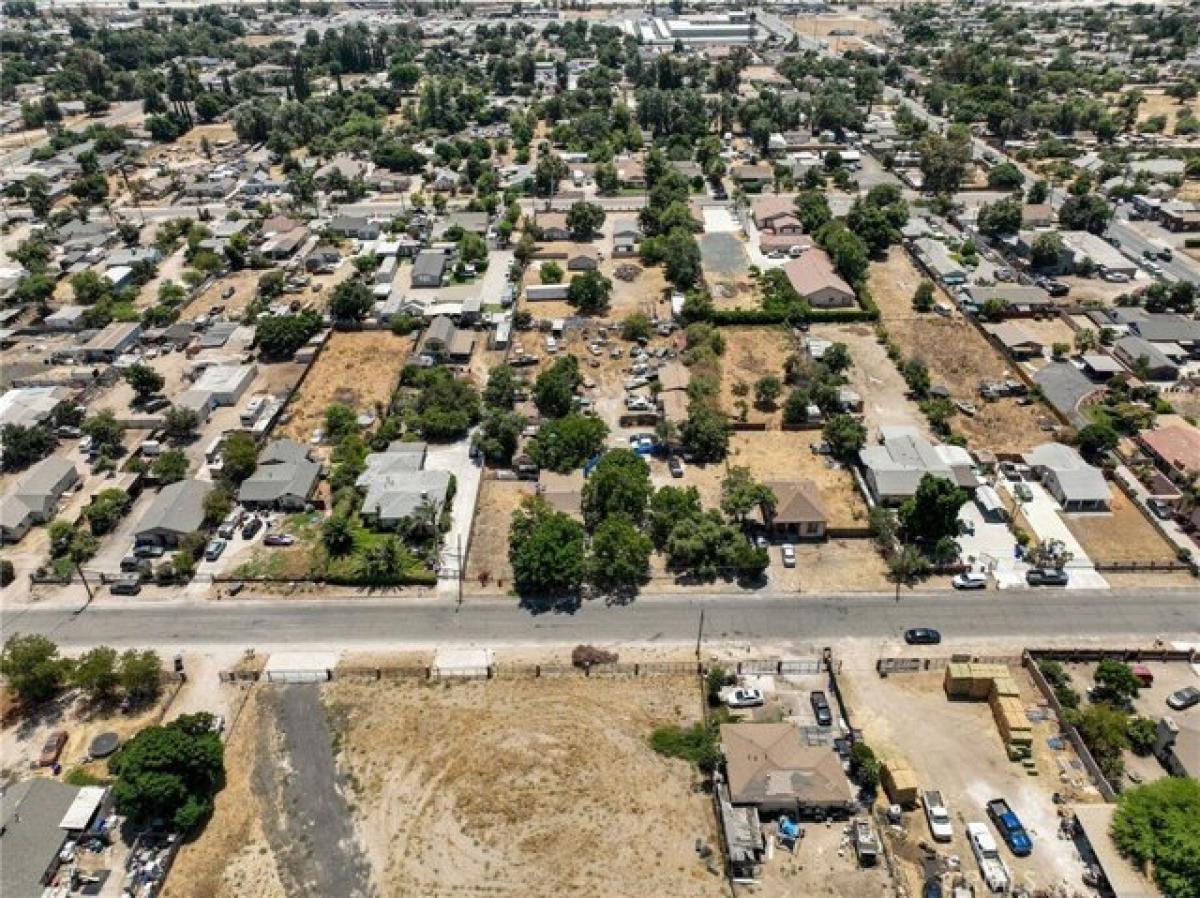 Picture of Home For Sale in San Bernardino, California, United States