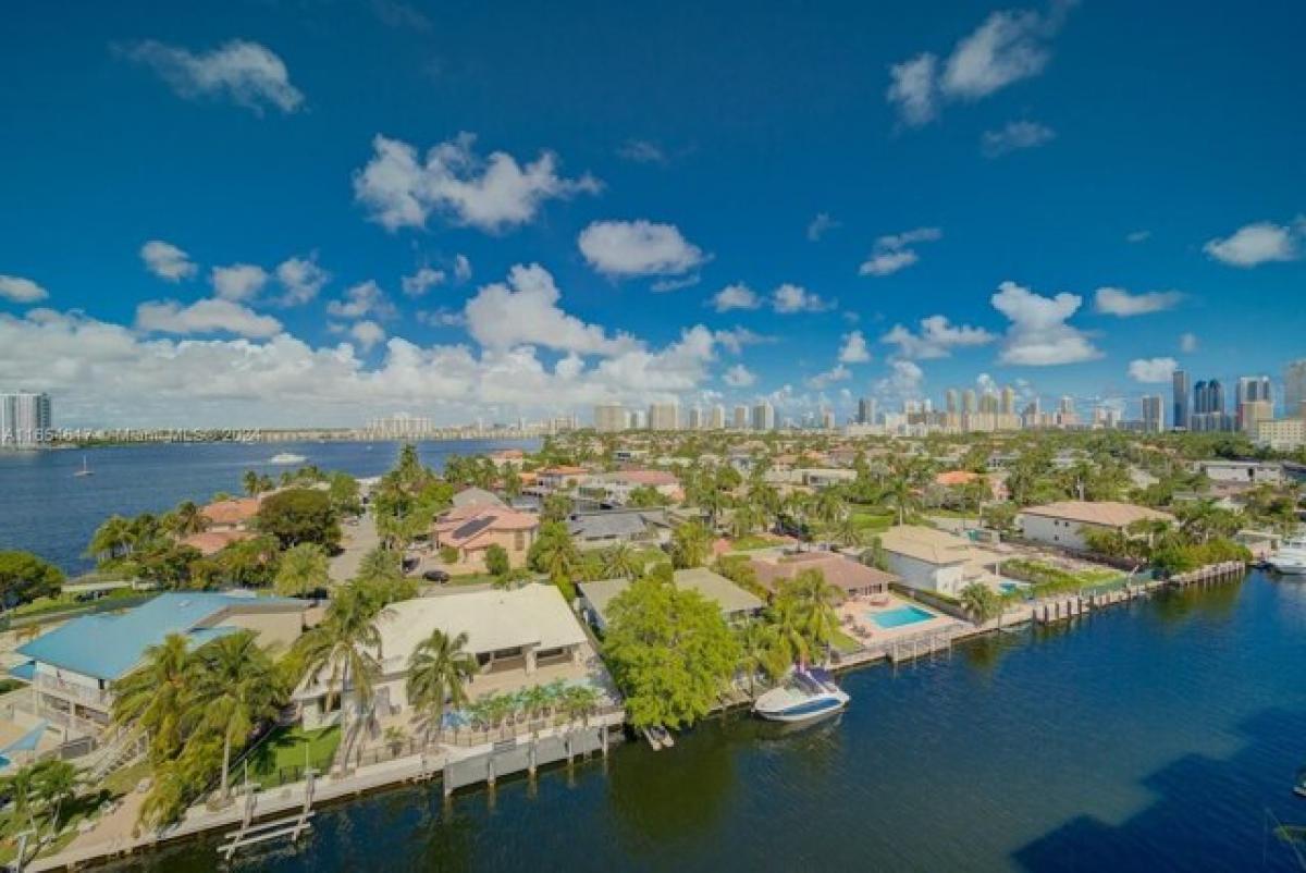 Picture of Home For Sale in North Miami Beach, Florida, United States