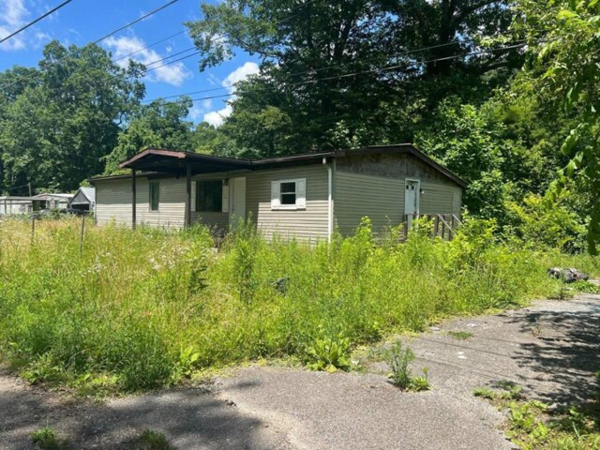 Picture of Home For Sale in Huntington, West Virginia, United States