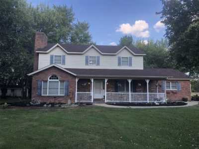 Home For Sale in Troy, Illinois