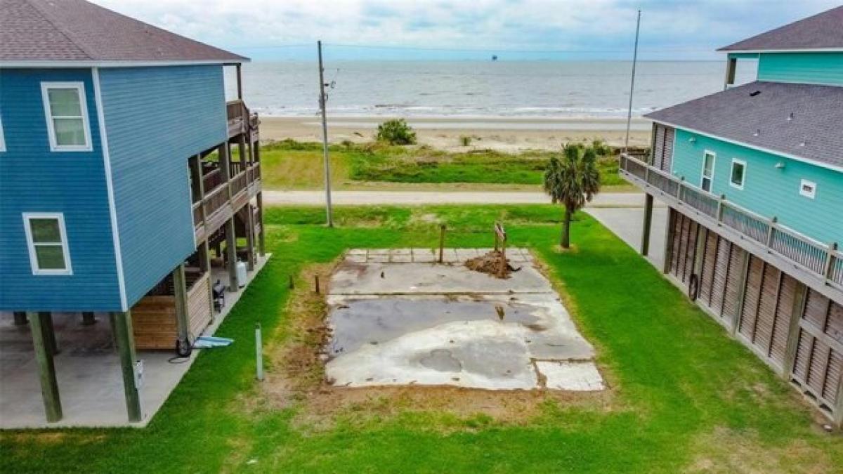 Picture of Residential Land For Sale in Crystal Beach, Texas, United States