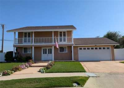 Home For Sale in Fountain Valley, California