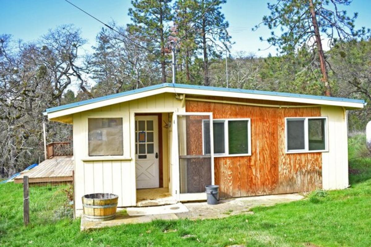 Picture of Home For Sale in Jacksonville, Oregon, United States