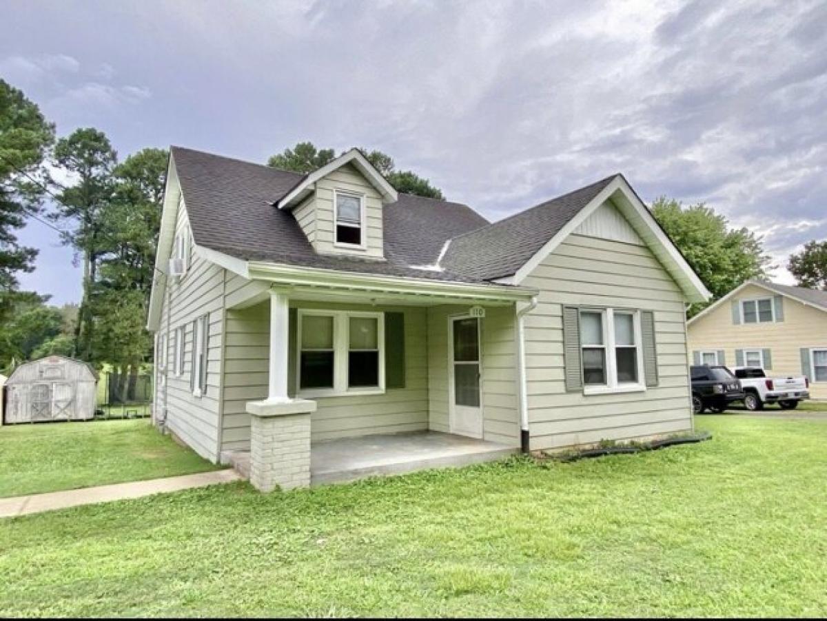 Picture of Home For Sale in Loretto, Tennessee, United States